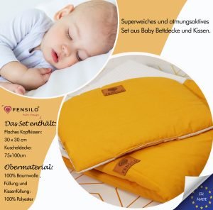 Baby Mulltücher; Mullwindeln; Spucktücher; fensilo; mulltücher baby; mulltücher baby mädchen; spucktücher baby; spucktücher baby mädchen; spucktuch junge; Fensilo baby; Fensilo baby blanket; blanket; baby blanket; muslin baby blanket; muslin girl blanket; baby boy blanket; muslin baby boy blanket; newborn; object; knitted; top view; Fensilo.com; beautiful; indoors; sheet; female; male; cover; fabric; wash; cushion; bed; polyester; satin; feminine; girly; protection; white; swaddle blanket; pillow; white pillow; comfortable; cotton; hypoallergenic; cute; design; washable; girl; boy; baby boy; baby girl; warm; comfy; care; soft; bedroom; set; size; baby pillow; adorable blanket; white background; mustard; mustard blanket; white and mustard; mustard pillow;